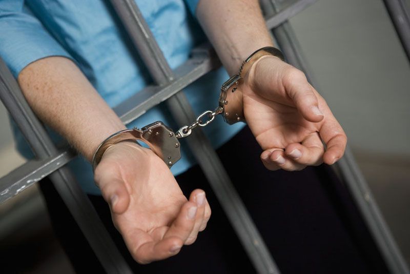 Rebaixen la pena de presó de tres anys a vuit mesos