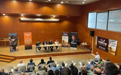 Tot un luxe de xerrada amb tres “grans” del ciclisme amb Olano, Hermans i Marín