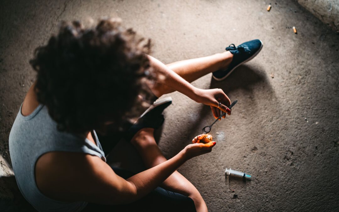 ¿Llevar droga siempre es un delito de tráfico? Lo que debes saber
